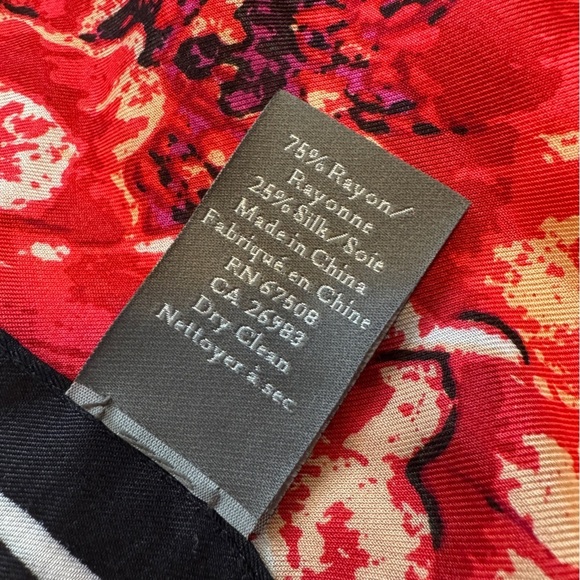 Vince Camuto Silk Blend Colorful Floral Large Square Fashion Scarf - Picture 4 of 5